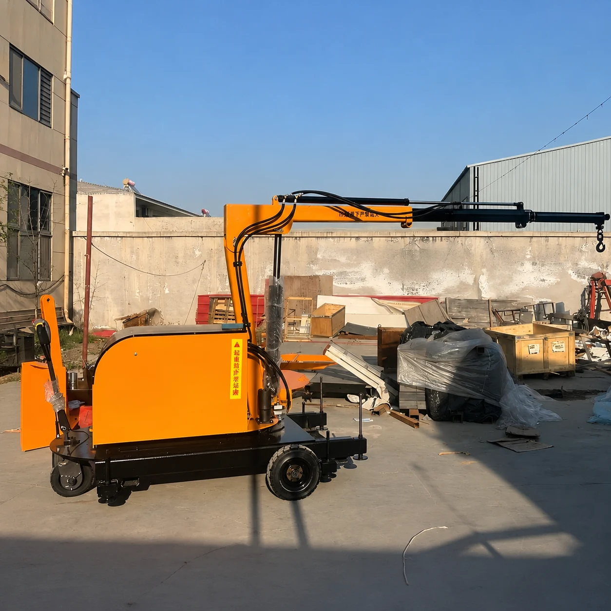 Mini Crane Mobile 2 Ton Full Electric 360° — Dokumentasi produk — posisi boom mendatar