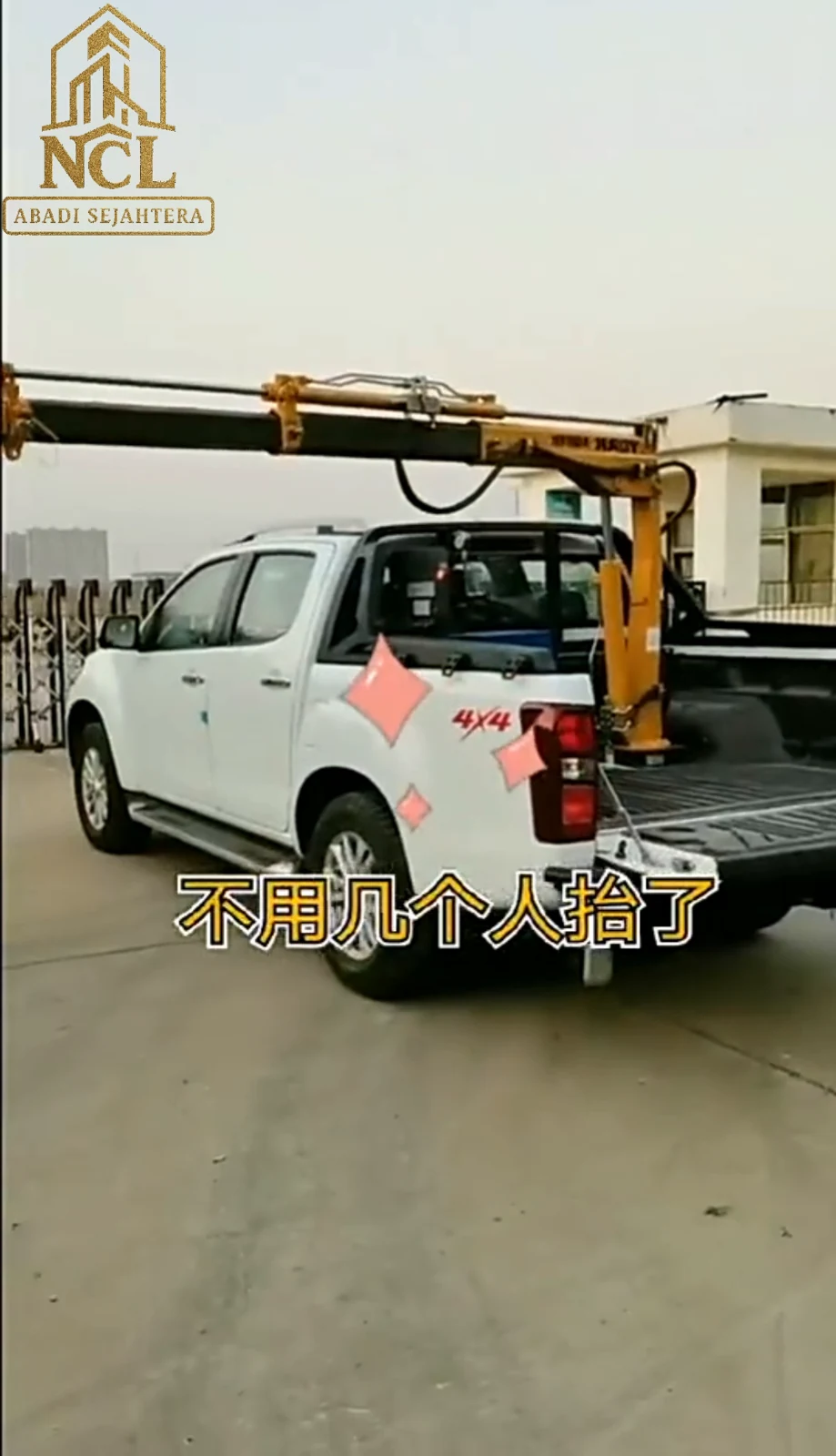 Foto unit HY08Z4 dari sudut belakang dengan boom mendatar